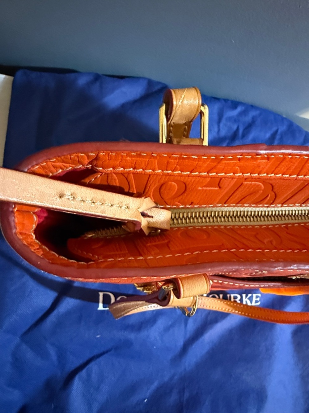 vintage Dooney & Bourke Retro Embossed Graffica GUC - Picture 13 of 15
